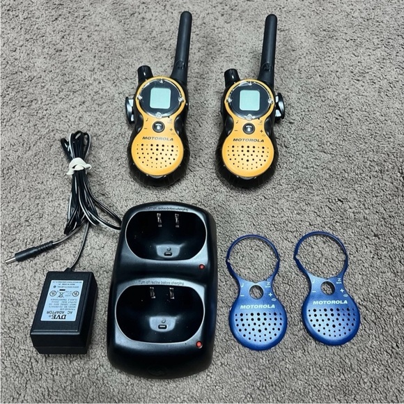 Motorola Other - Motorola TALKABOUT T8500 Two Way Radios With Charger And Two Xtra faces set of 2